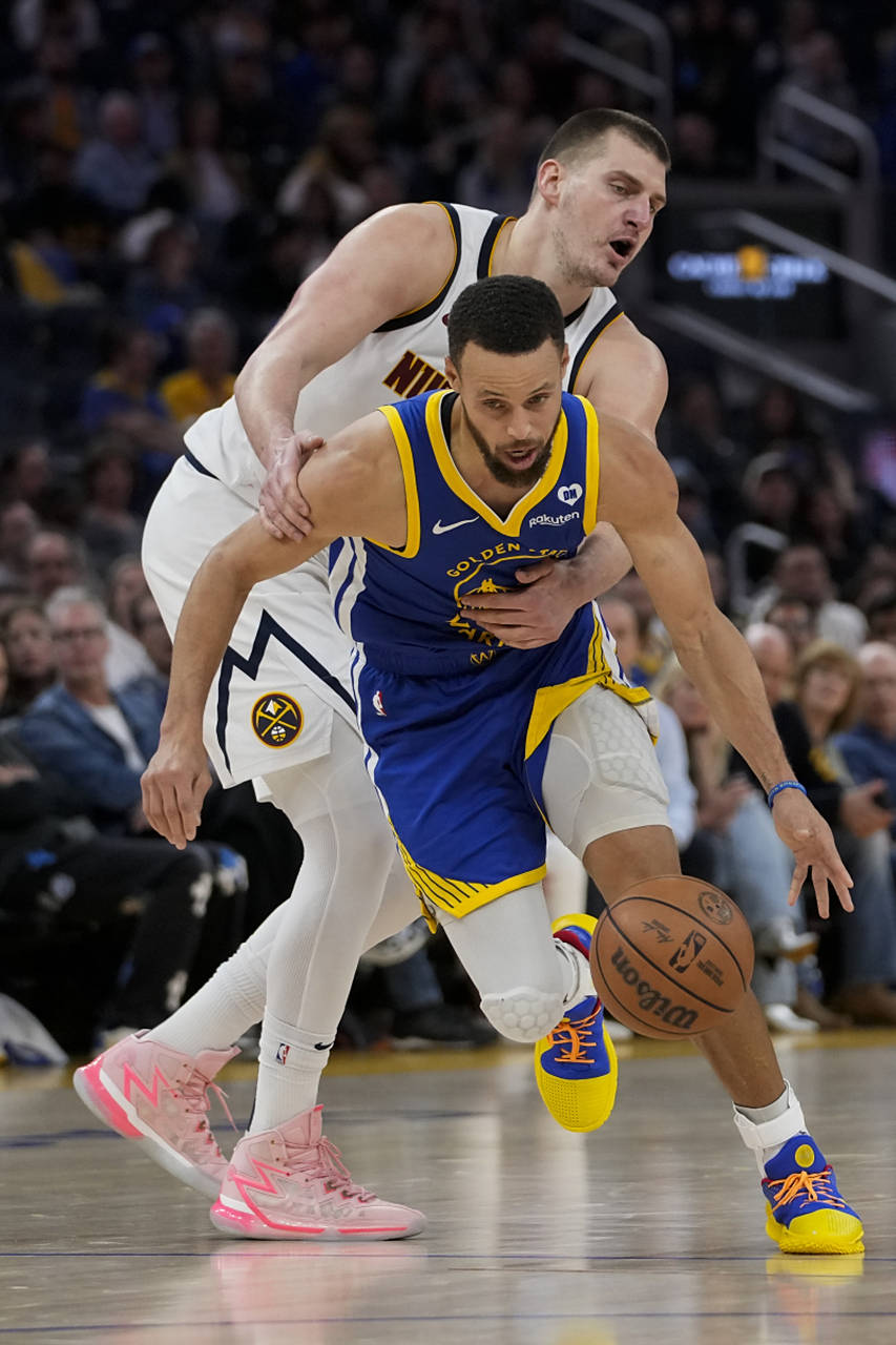 现役巨星季后赛首秀：哈登0分，库里12分，老詹32分，一人42太狠